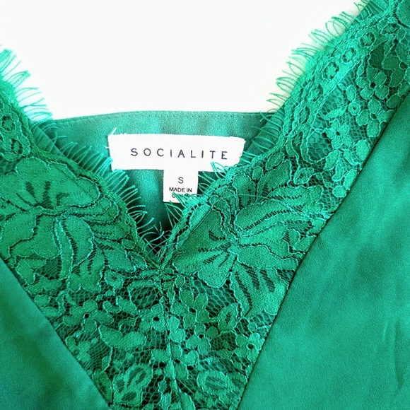 Socialite green lace trim camisole small - Picture 2 of 4